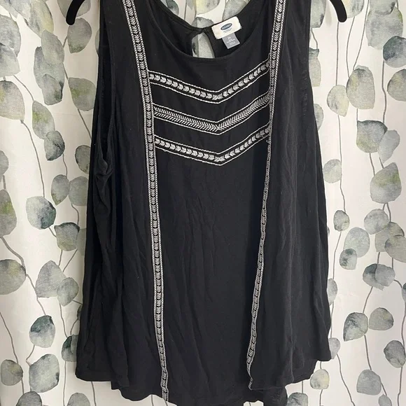 ❗️BUNDLE ❗️Women’s Old Navy Tanks / Blouses - SIZE 2X - Good Condition - Picture 2 of 5